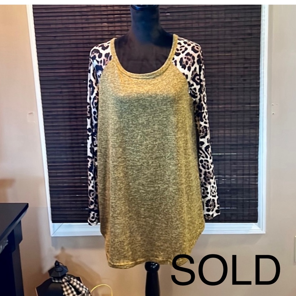 NWOT Women’s Top